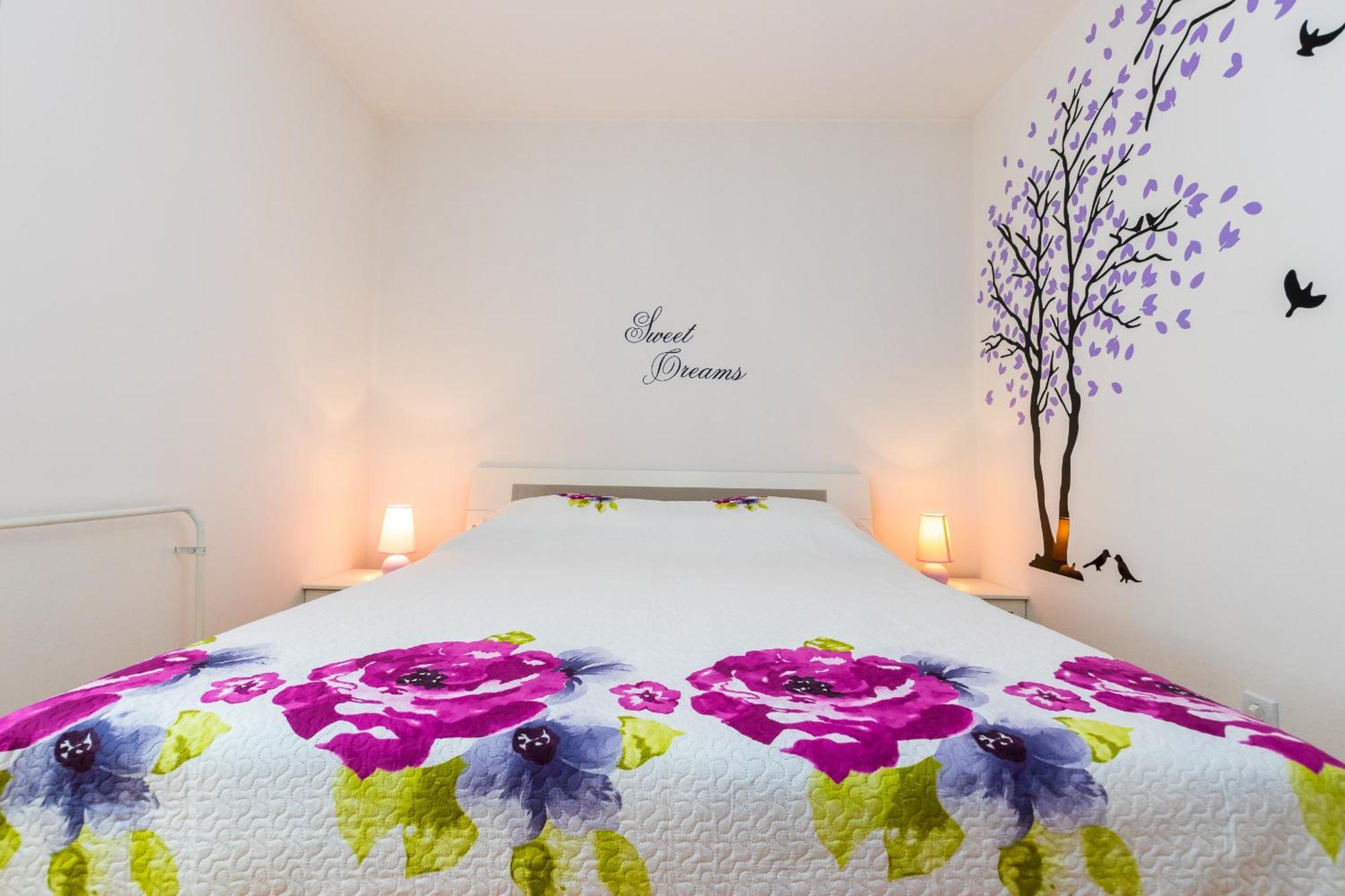 Terrace Apartment *