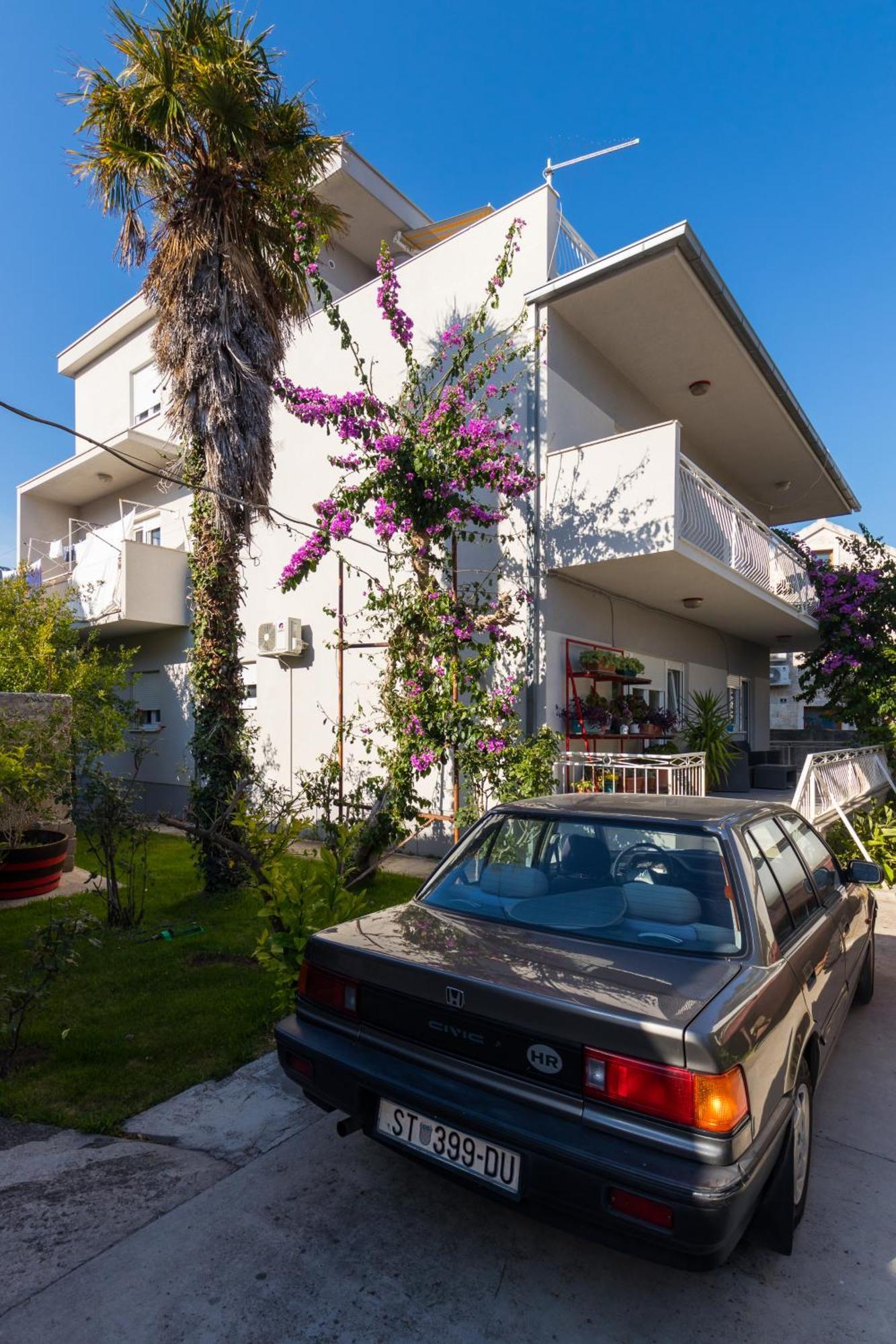 Apartment Terrace *