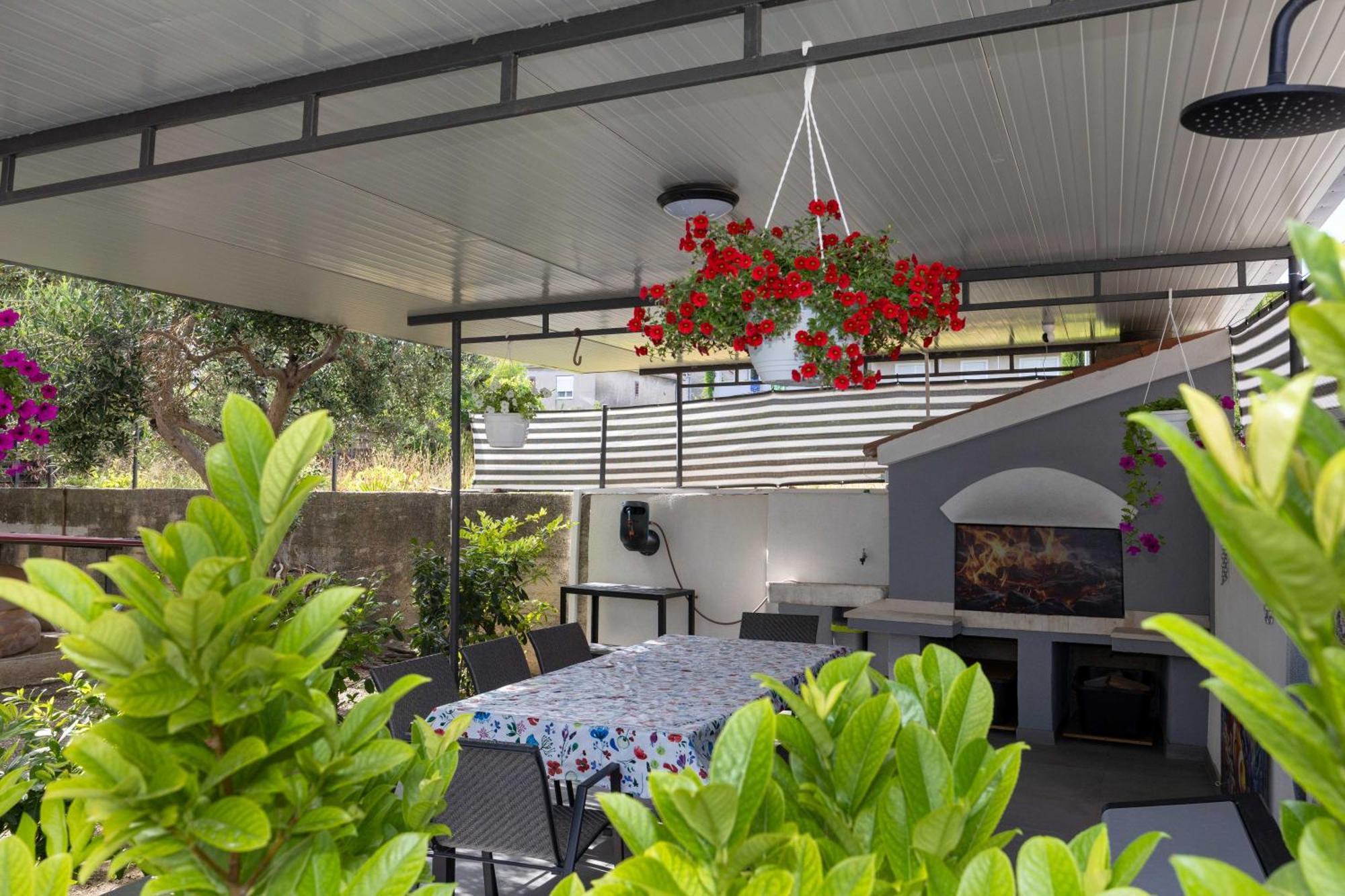 Apartment Terrace *