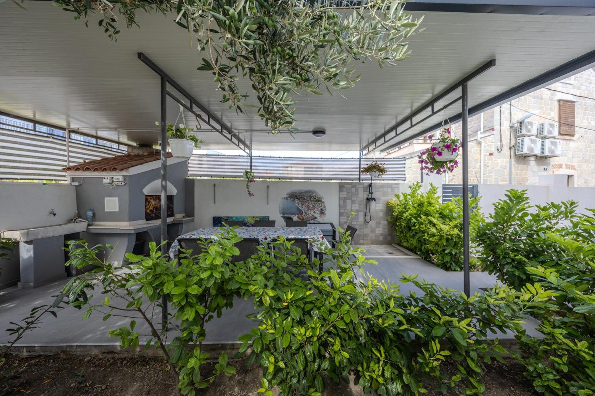Terrace Apartment Kastela